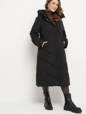 Czarna Kurtka Pikowana o Długim Fasonie z Nieodpinanym Kapturem i Kieszeniami Nerilani ann gissy