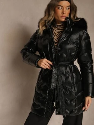 Czarna Kurtka Pikowana z Odpinanym Futerkiem i Kapturem Ozdobiona Paskiem Olinesa romee's