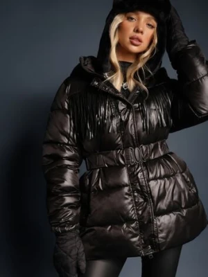 Czarna Kurtka z Kapturem i Marszczonym Paskiem Zdobiona Frędzlami i Pikowaniem Sanathra lovery