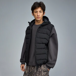 Czarna pikowana kamizelka z kapturem House
