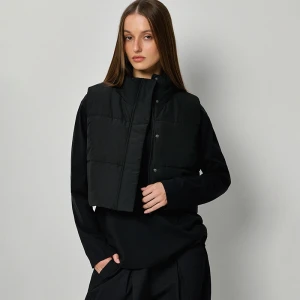 Zdjęcie produktu Czarna pikowana krótka kamizelka na stójce House