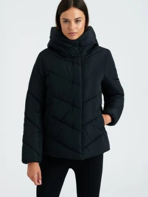 Czarna pikowana kurtka damska zimowa z kapturem Greenpoint