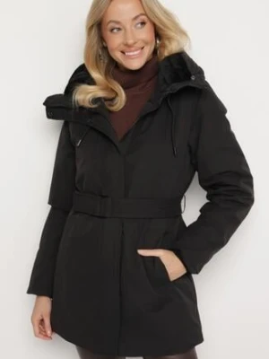 Czarna Pikowana Kurtka z Bawełną o Długim Kroju z Kapturem i Paskiem Senathiel j.style