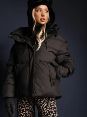 Czarna Pikowana Kurtka z Kapturem ściągaczami i Troczkami Hedidra rosse line