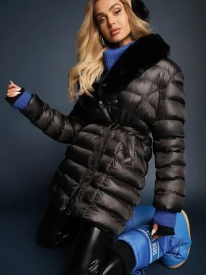 Czarna Pikowana Kurtka z Wiązanym Paskiem i Kołnierzem z Futerka Avrissa