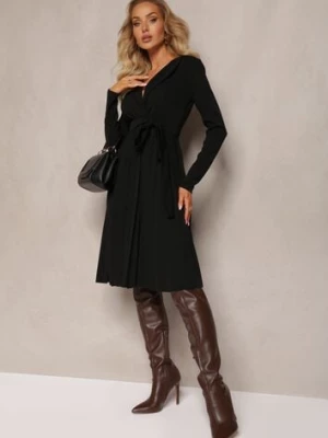 Czarna Plisowana Midi Sukienka z Kopertowym Dekoltem i Paskiem Materiałowym w Talii Keviana