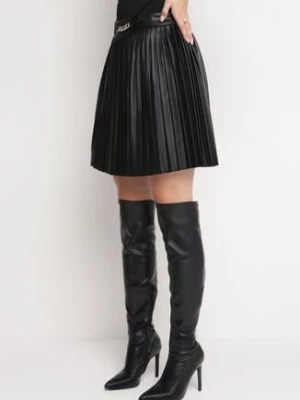 Czarna Plisowana Spódnica z Imitacji Skóry z Łańcuszkiem Hoshe elsa.m by may
