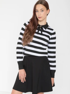 Czarna rozkloszowana spódnica mini Reporter