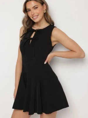 Czarna Rozkloszowana Sukienka Bez Rękawów z Ozdobnymi Wiązaniami Avelkio lovery