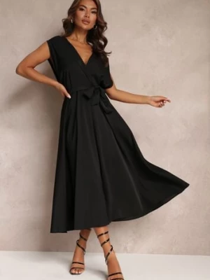 Czarna Rozkloszowana Sukienka Maxi z Kopertowym Dekoltem i Wiązanym Paskiem Hallona