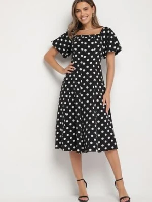 Czarna Rozkloszowana Sukienka Vices w Grochy z Dekoltem Typu Hiszpanka Zimina