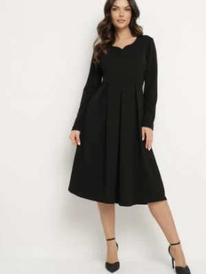 Czarna Rozkloszowana Sukienka Wieczorowa ze Szpiczastym Dekoltem Temithiel new collection