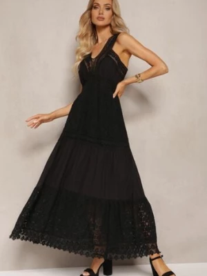 Czarna Rozkloszowana Sukienka z Koronki z Trójkątnym Dekoltem i Falbanką Piolena sweet&girl