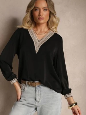 Czarna Rustykalna Bluzka z Dekoltem w Serek Zdobiona Koronką Gonasea j&x