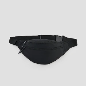 Czarna saszetka z ozdobnymi zawieszkami na suwaku House