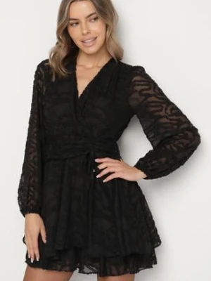 Czarna Siateczkowa Sukienka o Rozkloszowanym Kroju Zdobiona Tłoczeniem Zenesava retro & icone