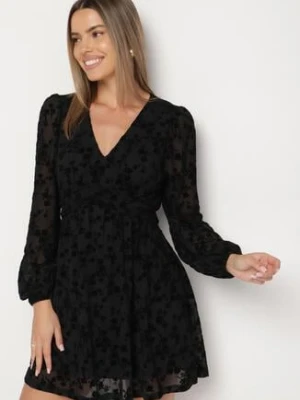 Czarna Siateczkowa Sukienka Vices z Kwiatowym Wzorem z Weluru Erhelia