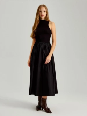 Czarna sukienka maxi fit&flare bez rękawów House