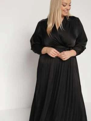 Czarna Sukienka Maxi z Gumką w Pasie i Kopertowym Dekolcie Bertrama christy