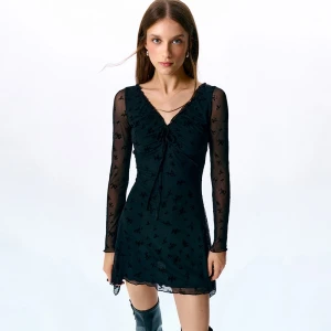 Czarna sukienka mini z motywem drobnych kwiatów House