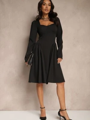 Czarna Sukienka o Rozkloszowanym Kroju z Gorsetową Górą Tillitte allyson