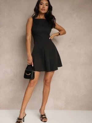 Czarna Sukienka o Rozkloszowanym Kroju z Przeszyciami Kinolira allyson