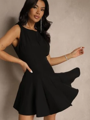 Czarna Sukienka o Rozkloszowanym Kroju z Przeszyciami Lenirae lovery