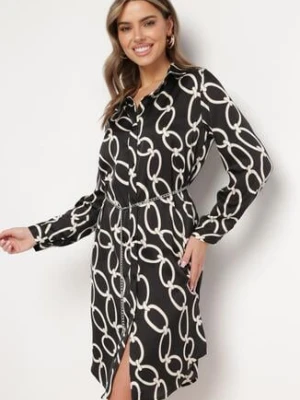 Czarna Sukienka w Geometryczny Wzór z Satynowego Materiału z Metalicznym Łańcuszkiem Nastar sophyline paris