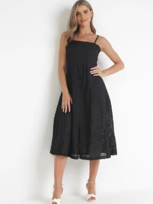 Czarna Sukienka z Kwadratowym Dekoltem i Ozdobną Fakturą Raiya elsa.m by may