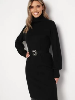 Czarna Sweterkowa Sukienka Mini z Golfem i Paskiem z Ozdobną Klamrą Charmelle