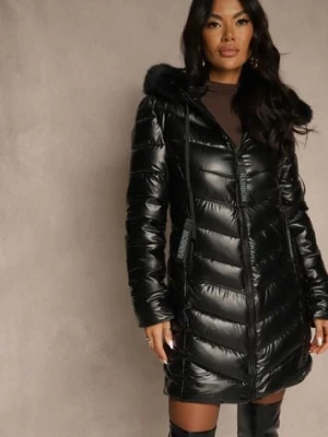 Czarna Taliowana Kurtka z Pikowanymi Przeszyciami i Kapturem z Futrem Nalidea swest