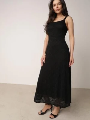 Czarna Taliowana Sukienka Koktajlowa z Koronki Ashelis by swan