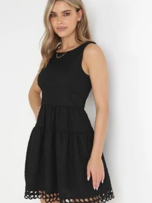 Czarna Taliowana Sukienka Mini z Ozdobną Koronką Veronisa