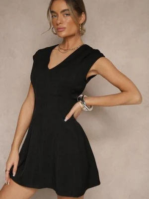 Czarna Taliowana Sukienka z Rozkloszowanym Dołem Elliara elsa.m by may