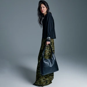 Czarna torba hobo ze strukturą plecionki House