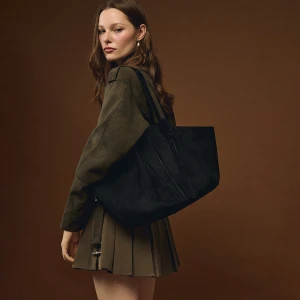 Czarna torba shopper z imitacji zamszu House