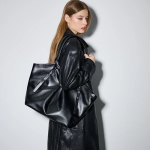 Czarna torba shopper z klamerkami House