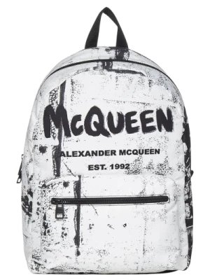Czarna torba wiaderkowa i plecak z podpisem Graffiti Alexander McQueen
