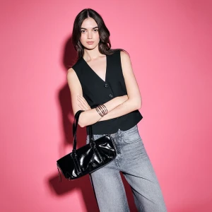 Czarna torebka bagietka na długich rączkach House