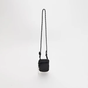 Czarna torebka crossbody na sznurku House
