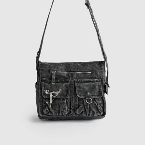 Czarna torebka typu flap bag acid wash House
