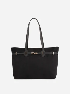 Czarna Torebka Typu Shopper z Ozdobnym Paskiem Eterno Caely