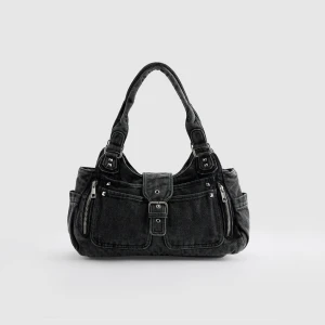 Czarna torebka typu shoulder bag House