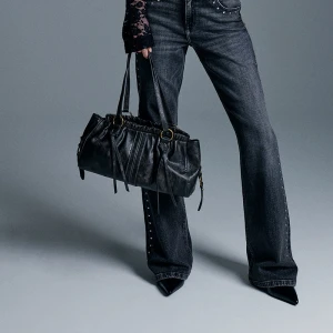 Czarna torebka w stylu vintage House