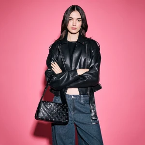 Czarna torebka z metalowymi ćwiekami House