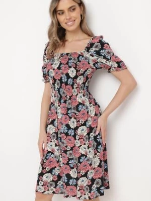 Czarno-Różowa Wiskozowa Sukienka Midi z Gumkami Przy Dekolcie i Wzorem w Kwiaty Alonvaria