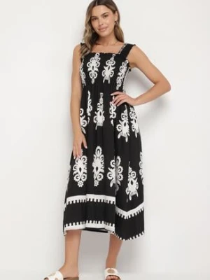 Czarna Wiskozowa Sukienka o Rozkloszowanym Kroju w Ornamentny Wzór Adoxie j&x