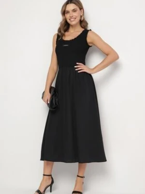 Czarna Wiskozowa Sukienka o Rozkloszowanym Kroju z Ozdobną Naszywką Ronestra elsa.m by may