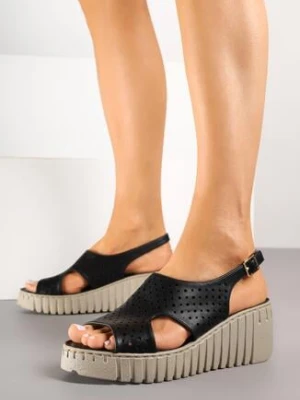 Czarne Ażurowe Sandały Vices na Koturnie Aterenne