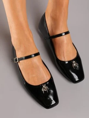 Czarne Balerinki Lakierowane z Paskiem i Sprzączką z Kryształowym Owadem Nevilis